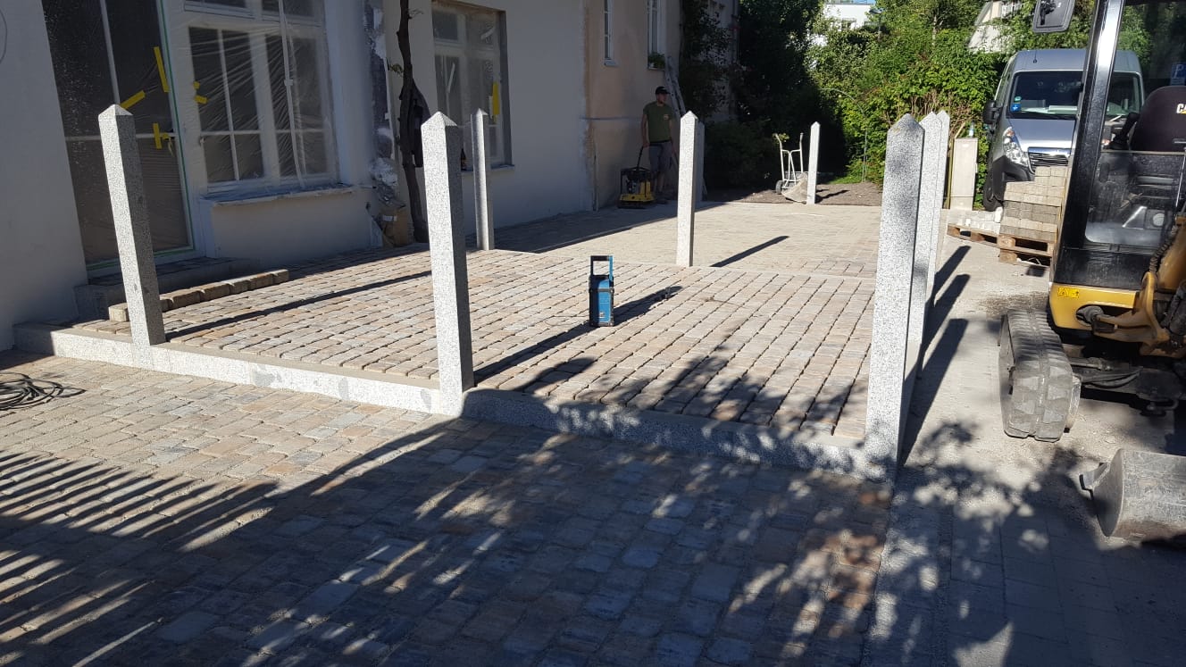  Erdweg Baggerarbeiten Pflasterarbeiten Gehölzpflege