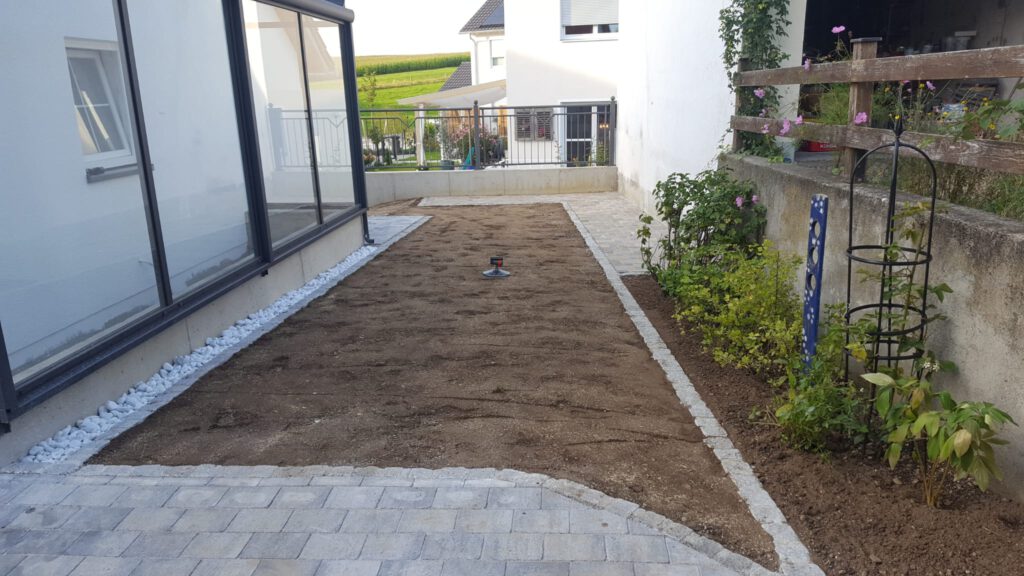 Erdweg Baggerarbeiten Pflasterarbeiten Gehölzpflege