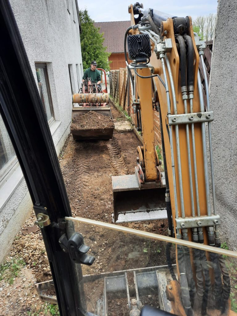 Erdweg Baggerarbeiten Pflasterarbeiten Gehölzpflege